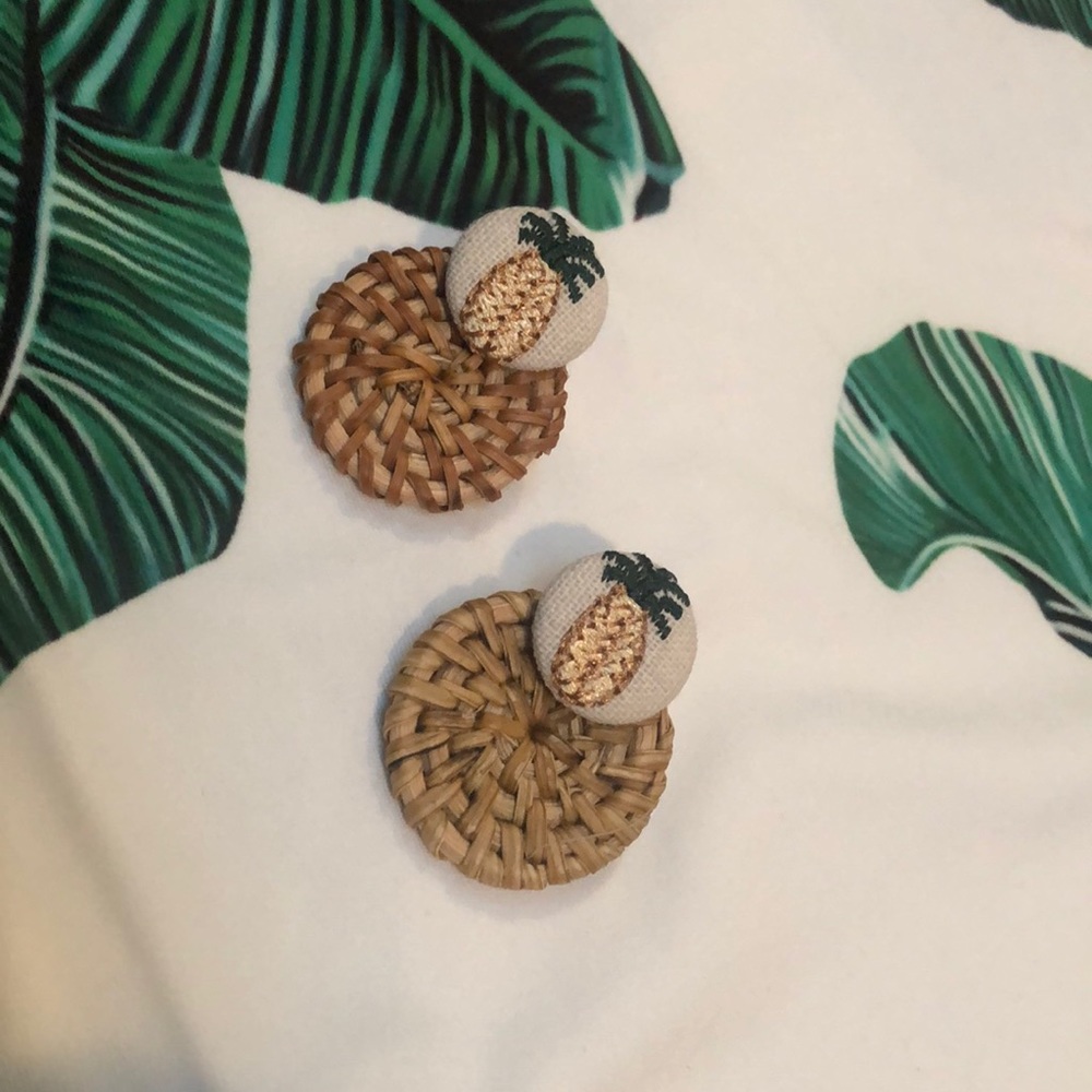 ✨Rattan Pineapple Earrings - Picture 2 of 2